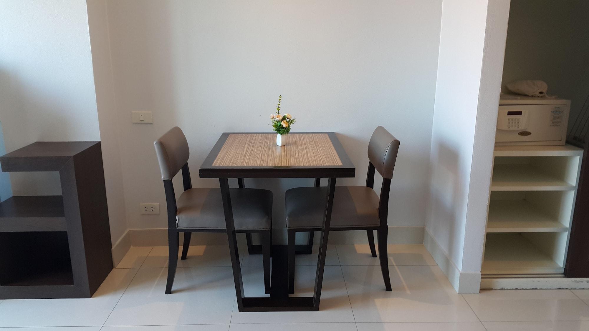 April Suites Pattaya Dış mekan fotoğraf