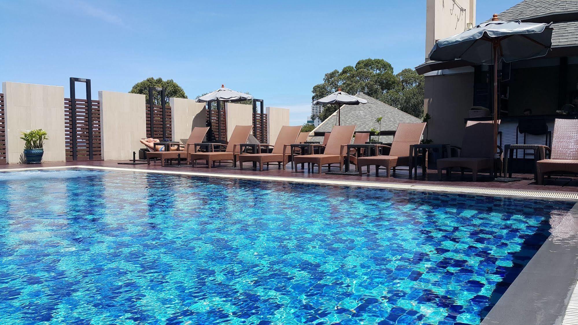 April Suites Pattaya Dış mekan fotoğraf